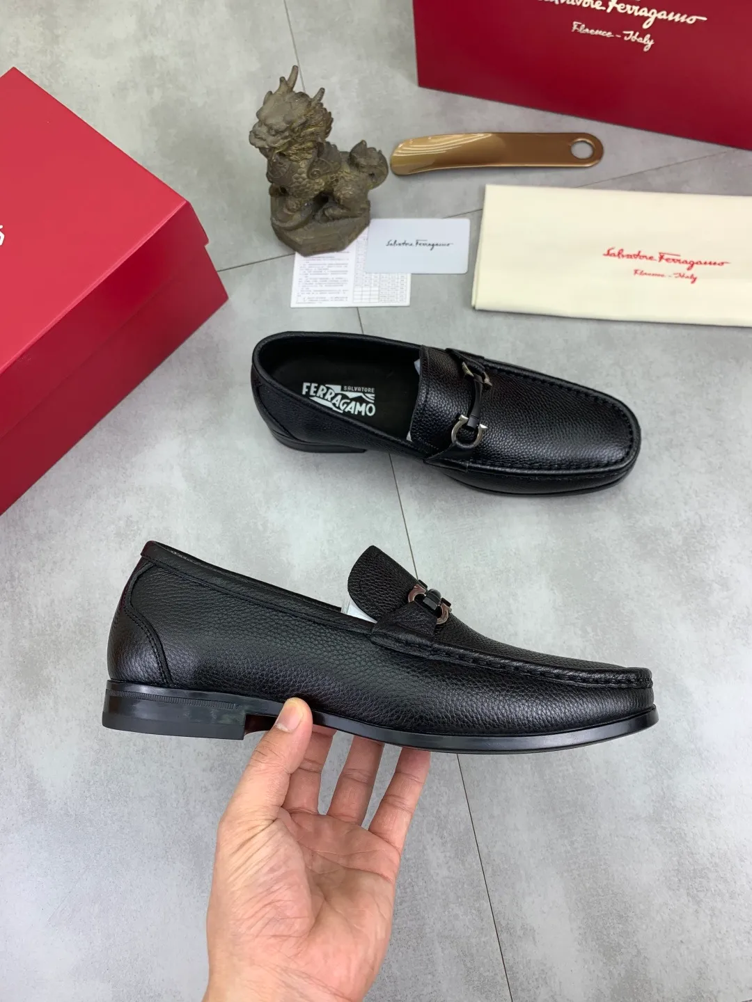 Men's shoes 💰P480 new high quality [Ferragamo/Ferragamo] latest model original imported calfskin, imported cowhide lining + original luxury metal buckle + original combination outsole Comparison without pressure Code number: 38-44 (45 customized)